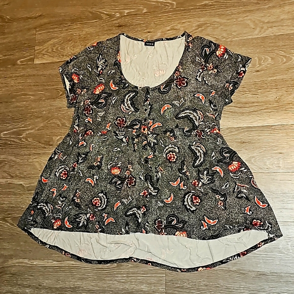 TORRID plus sz womens top!! Gorgeous! 3X. Longer in back!! - Picture 1 of 4